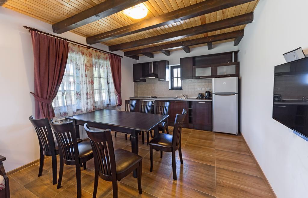 Complex Rayuvski Han Rayuvtsi Extérieur photo