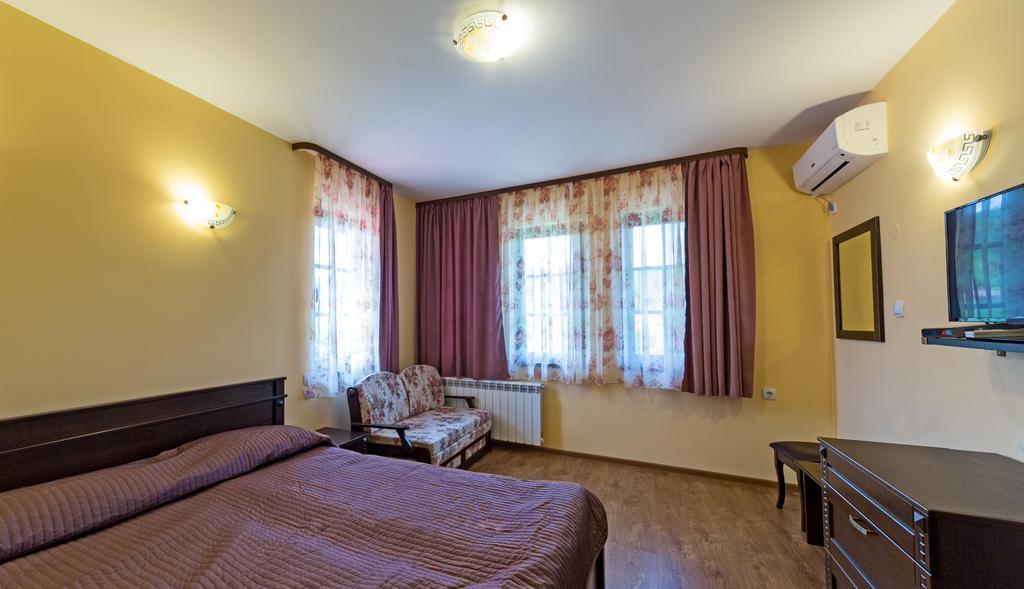 Complex Rayuvski Han Rayuvtsi Extérieur photo