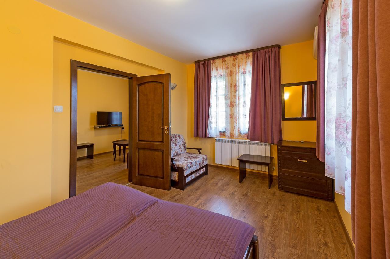 Complex Rayuvski Han Rayuvtsi Extérieur photo